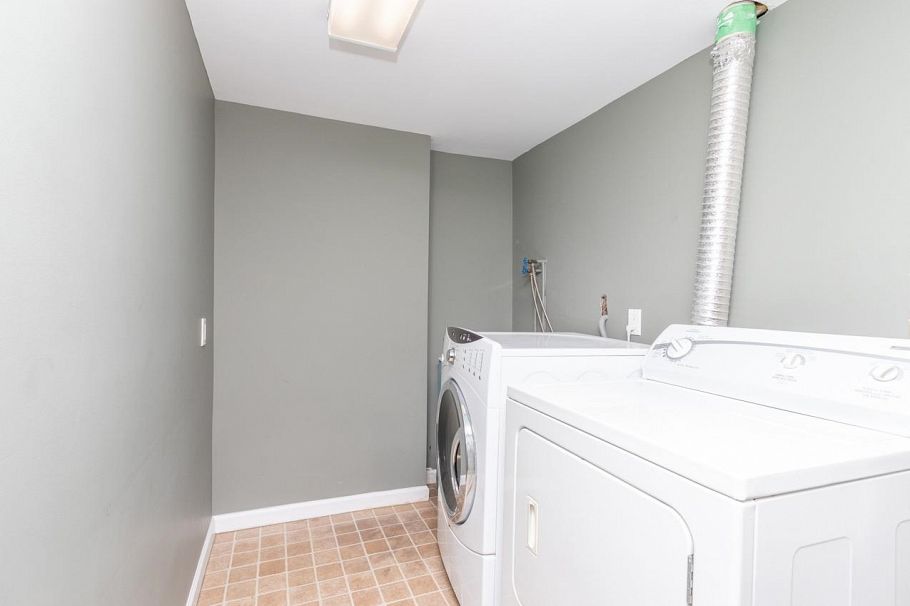 341 W 24th Street North Vancouver, BC - 21