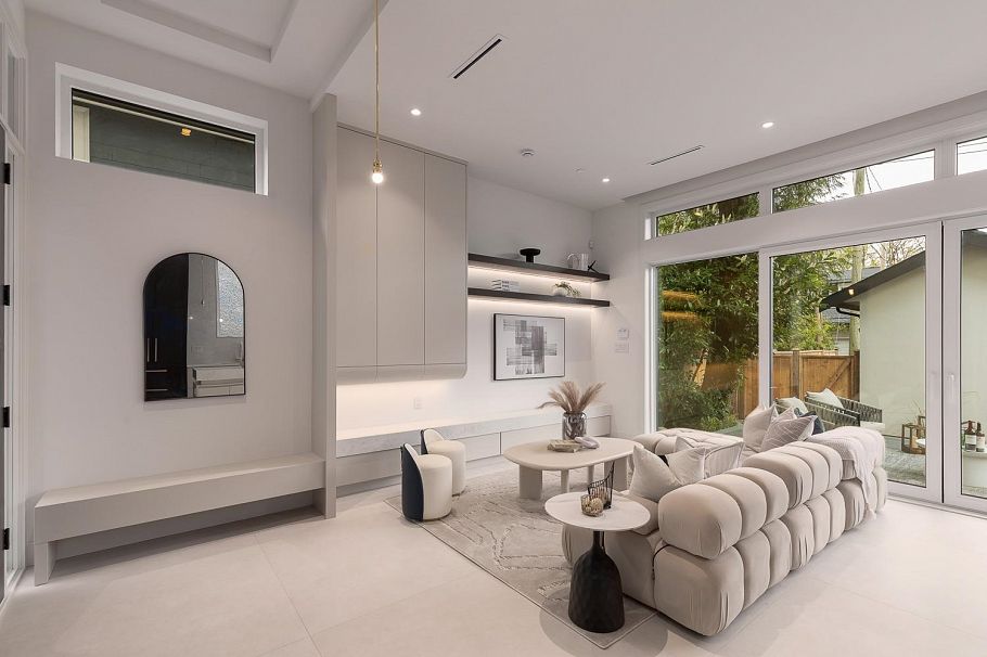2 3617 W 12th Avenue Vancouver, BC - 3