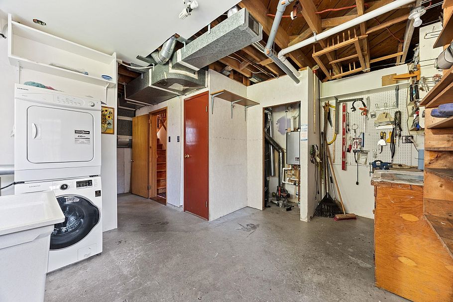 4589 Ramsay Road North Vancouver, BC - 35