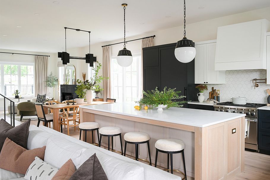 2804 W 34th Avenue Vancouver, BC - 3