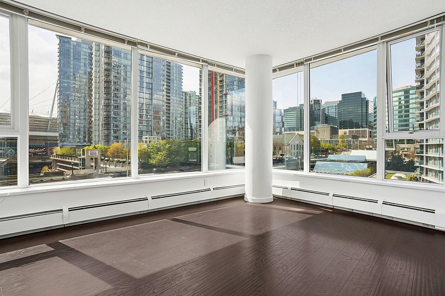 689 Abbott Street Vancouver, BC - 2