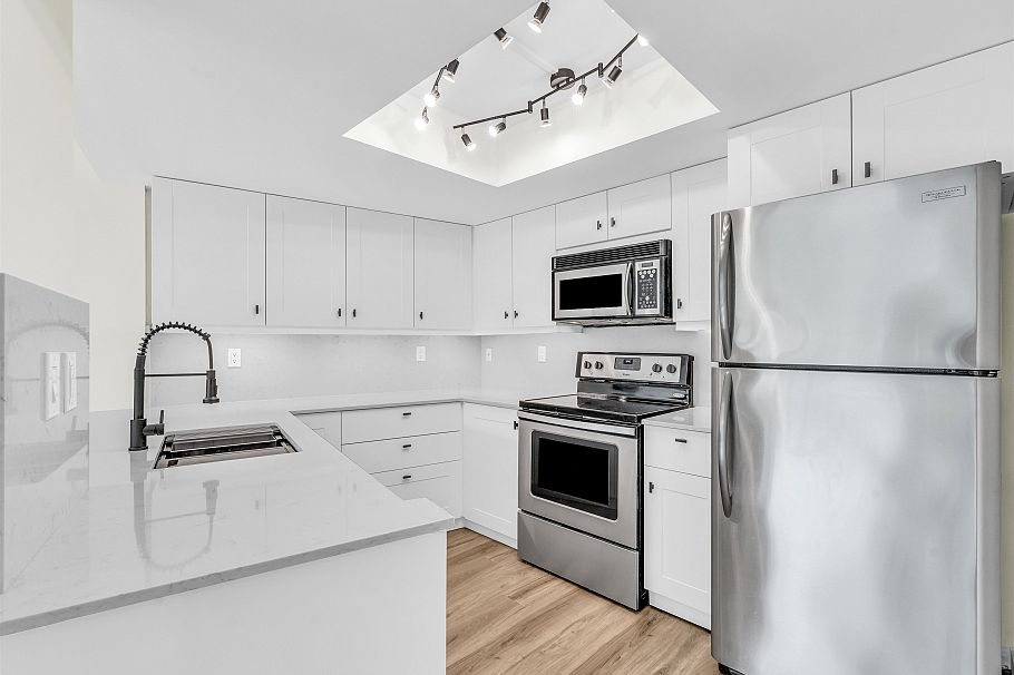 406 995 Roche Point Drive North Vancouver, BC - 8