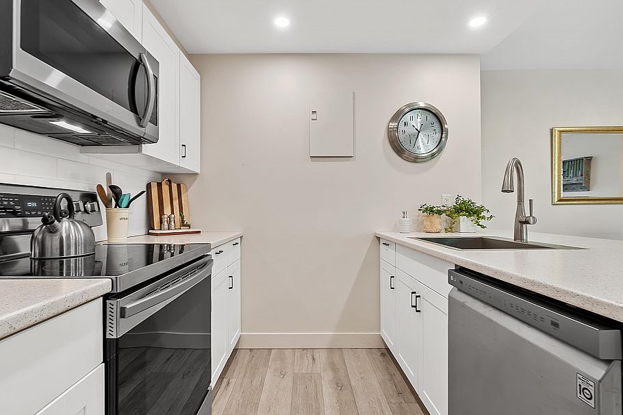 205 2445 W 3rd Avenue Vancouver, BC - 9