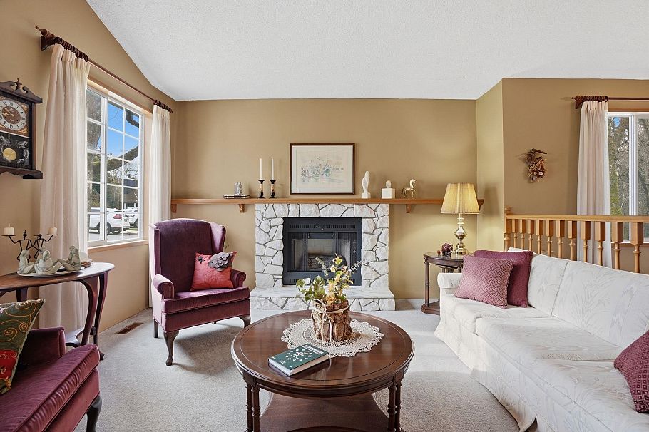 3300 Manning Crescent North Vancouver, BC - 4