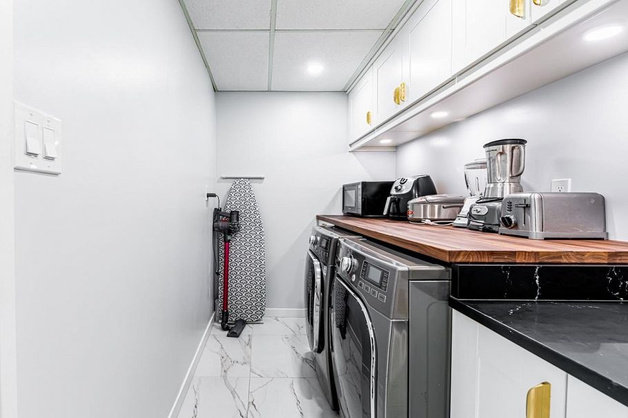 203 738 Broughton Street Vancouver, BC - 9