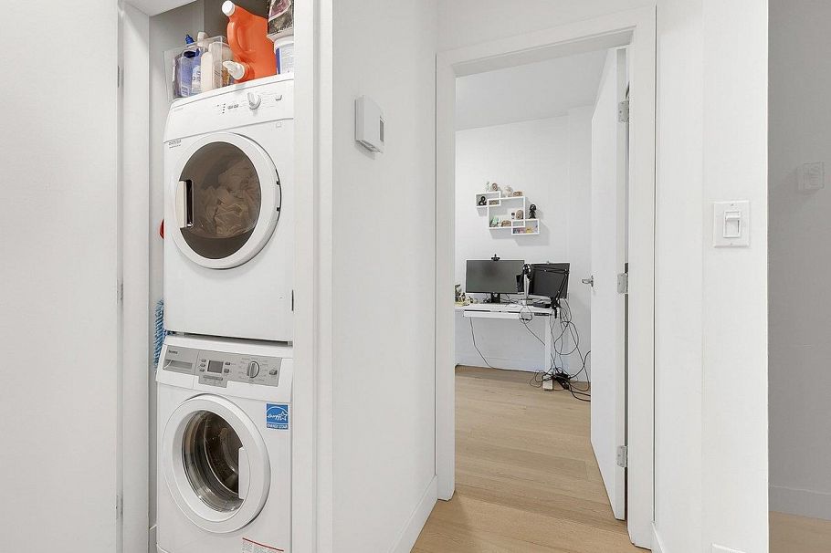 930 Richards Street Vancouver, BC - 20