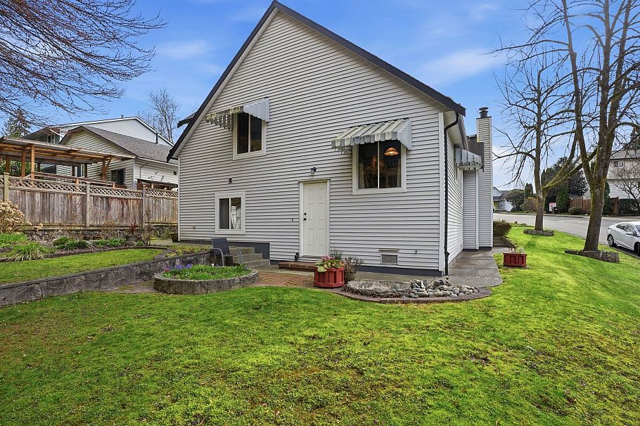 3300 Manning Crescent North Vancouver, BC - 33