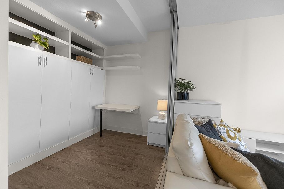 103 735 W 15th Street North Vancouver, BC - 23