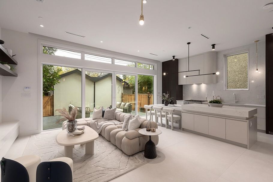 2 3617 W 12th Avenue Vancouver, BC - 2