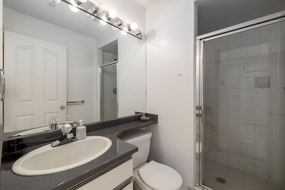 108 W 46th Avenue Vancouver, BC - 15