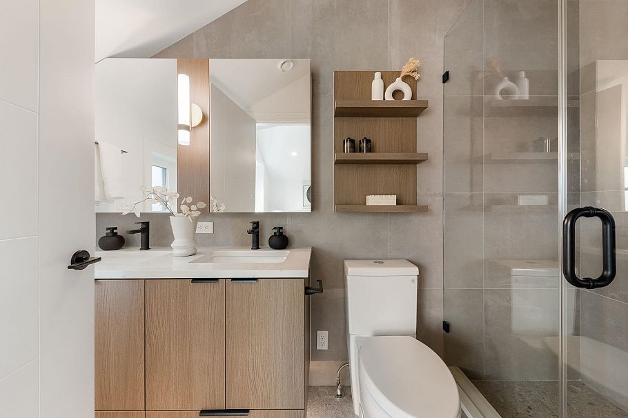 1 552 Kaslo Street Vancouver, BC - 19