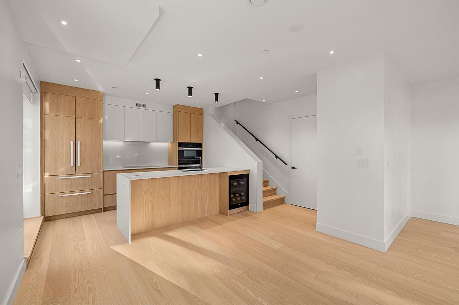 595 W 29th Avenue Vancouver, BC - 11