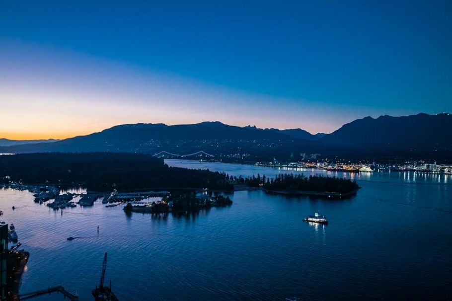 PH4201 1077 W Cordova Street Vancouver, BC - 2