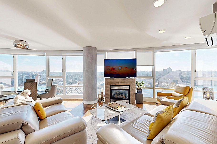 2706 1033 Marinaside Crescent Vancouver, BC - 2