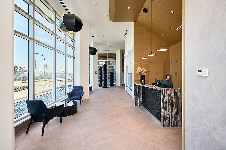 807 755 Harbourside Drive North Vancouver, BC - 32