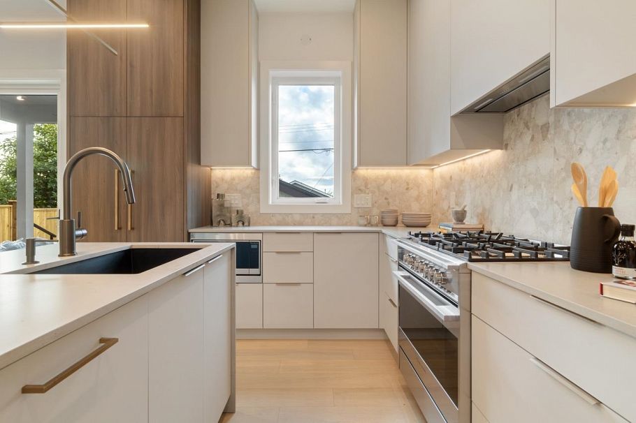 2 2680 E 5th Avenue Vancouver, BC - 10