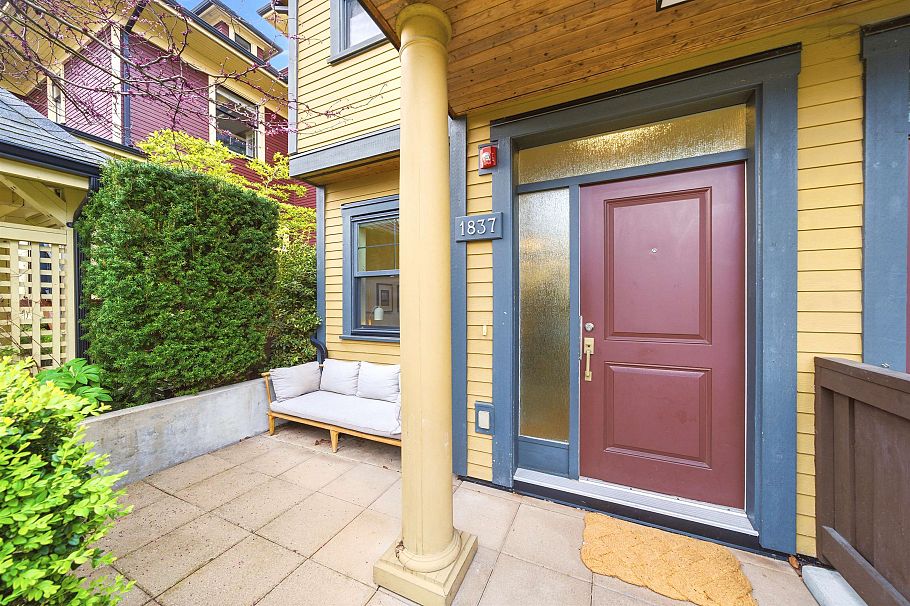 1837 Charles Street Vancouver, BC - 27