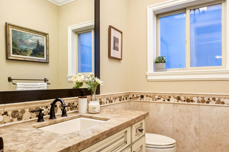 4532 W 15th Avenue Vancouver, BC - 18