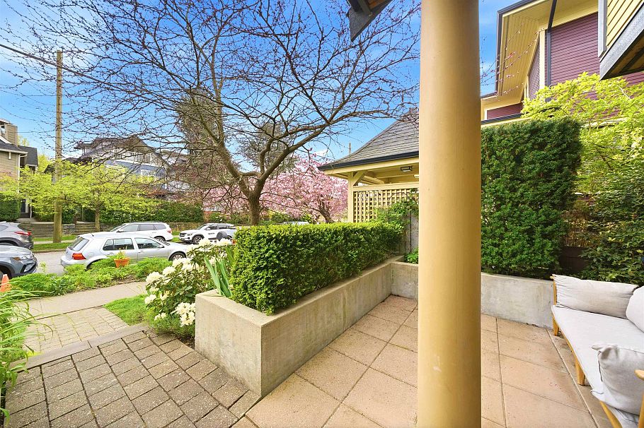 1837 Charles Street Vancouver, BC - 30