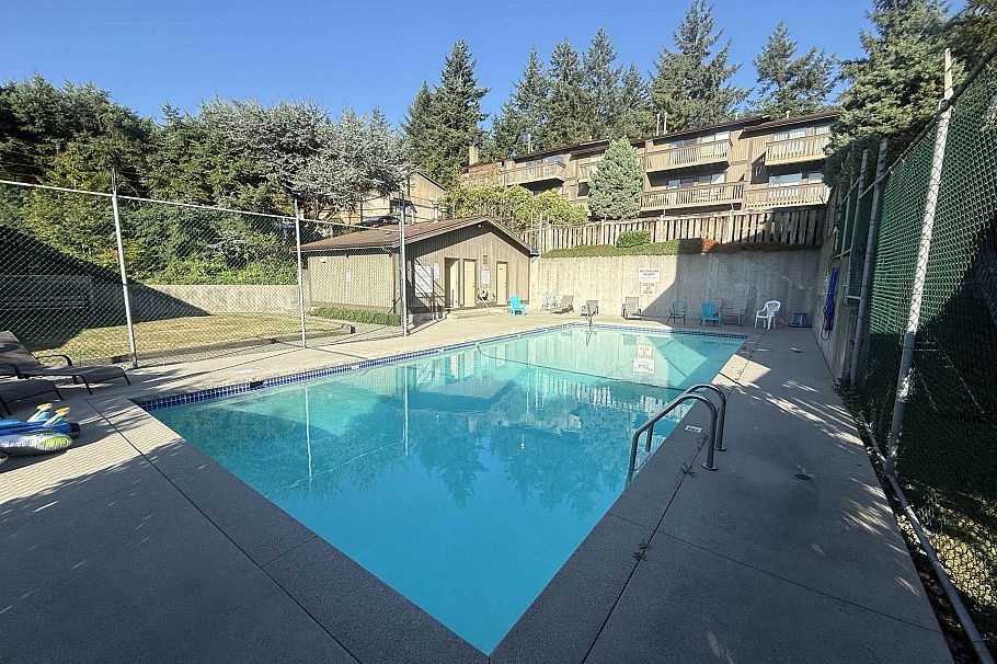 1039 Old Lillooet Road North Vancouver, BC - 24