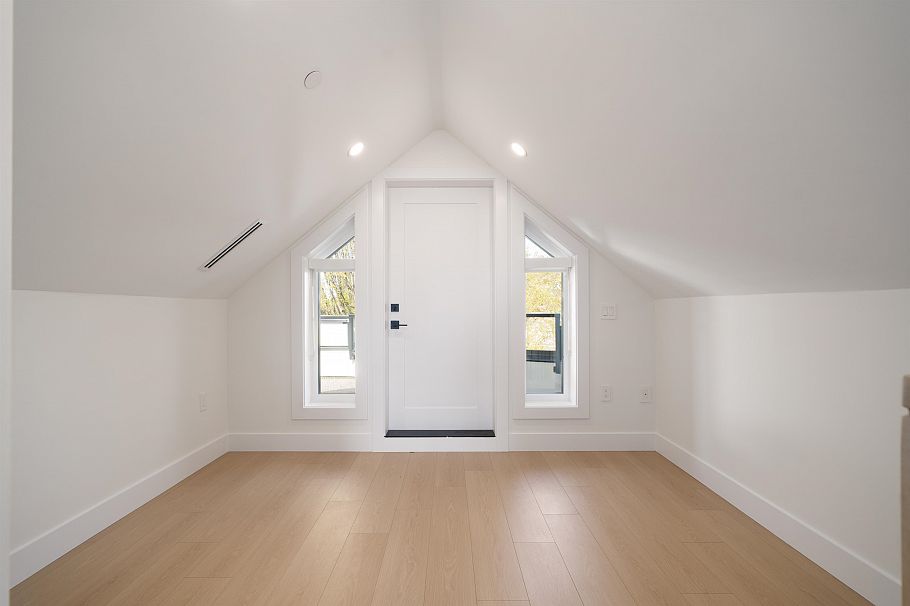 4830 Duchess Street Vancouver, BC - 24