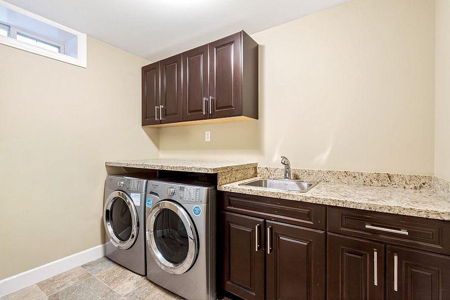 4532 W 15th Avenue Vancouver, BC - 33