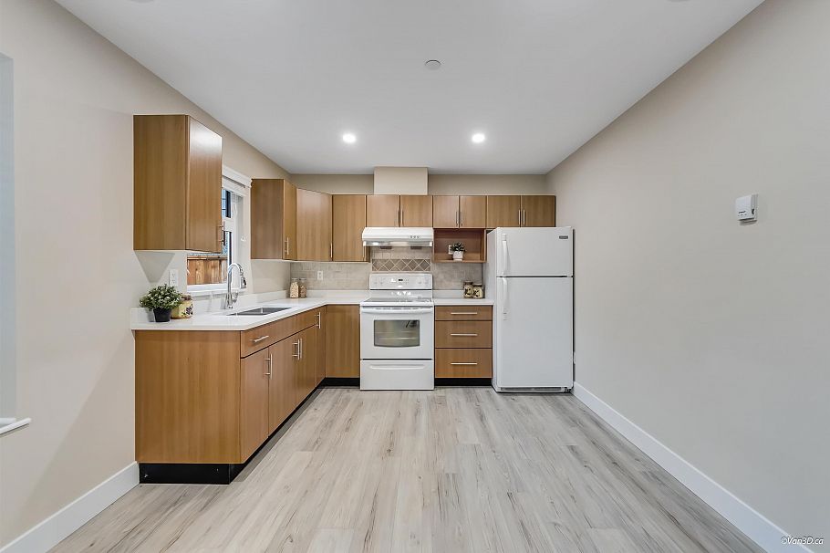 6167 Commercial Street Vancouver, BC - 14