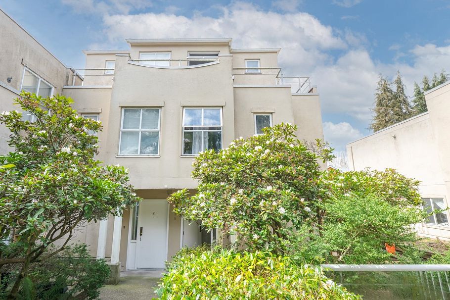 D 3439 E 43rd Avenue Vancouver, BC - 4