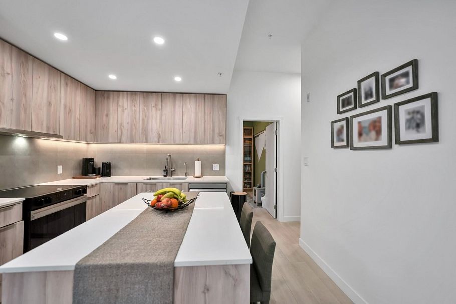 101 3596 Malsum Drive North Vancouver, BC - 4