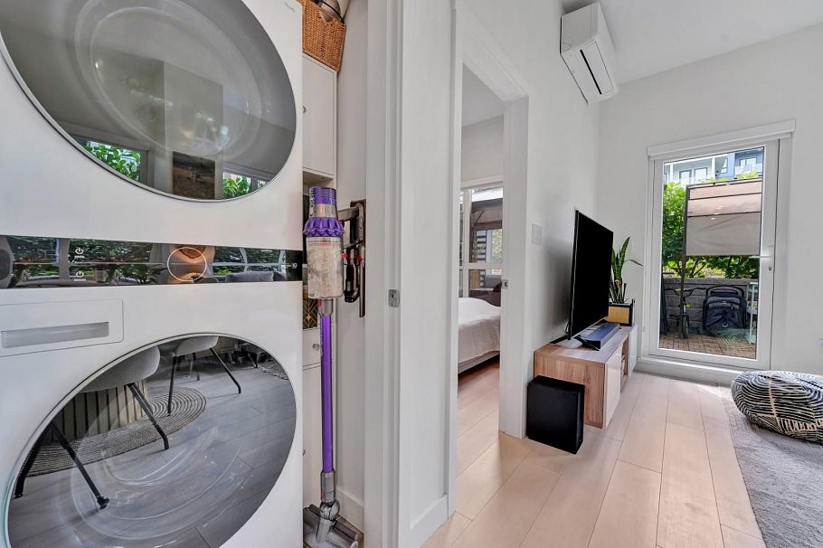 101 3596 Malsum Drive North Vancouver, BC - 23