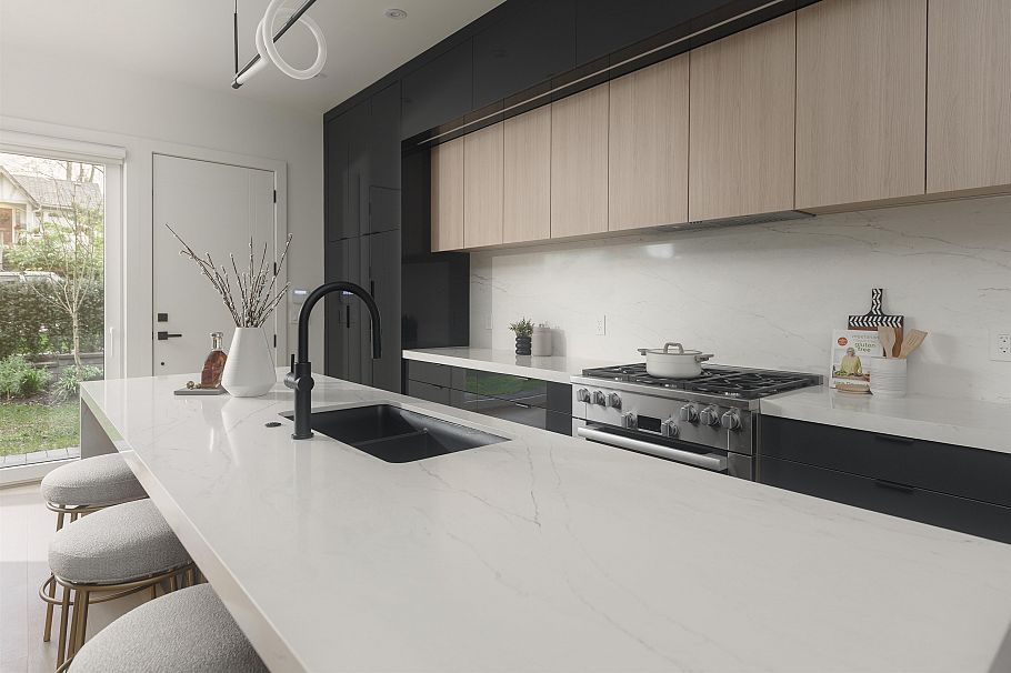 1 3232 W 38th Avenue Vancouver, BC - 5