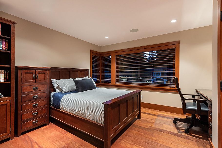 4230 Lions Avenue North Vancouver, BC - 11