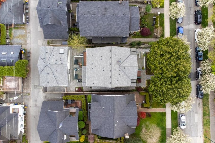 2012 W 15th Avenue Vancouver, BC - 9