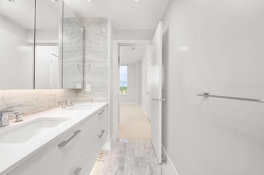 1303 5410 Shortcut Road Vancouver, BC - 11