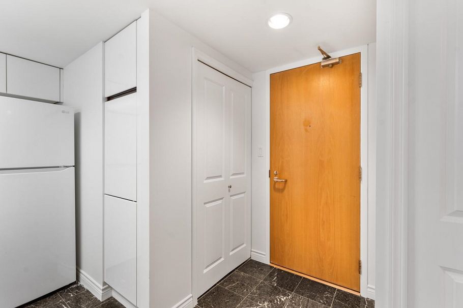 910 1500 Howe Street Vancouver, BC - 3