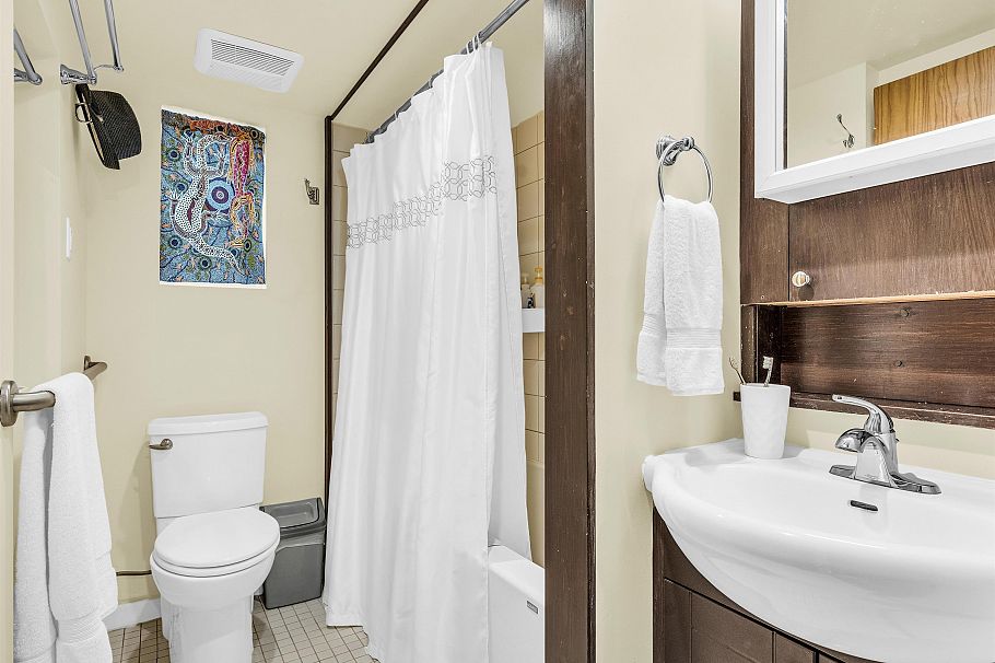 1756 E 7th Avenue Vancouver, BC - 23