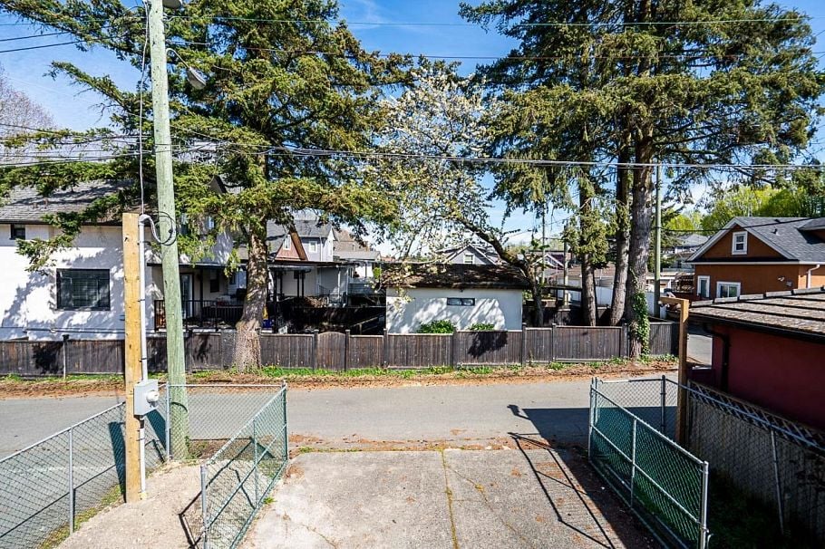 4332 Victoria Drive Vancouver, BC - 31