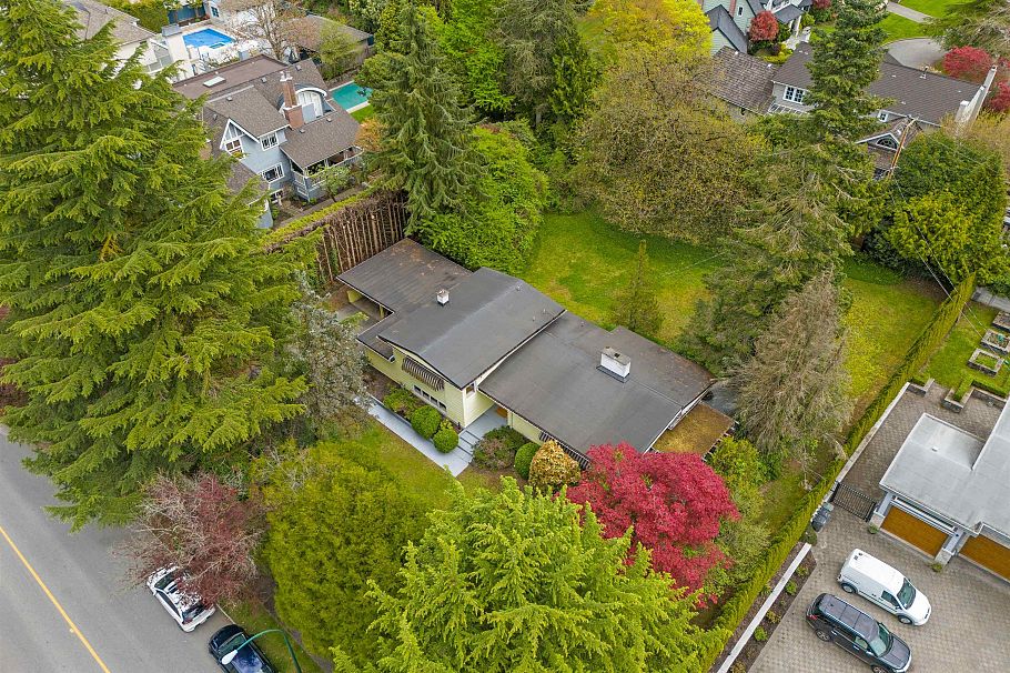 6150 Blenheim Street Vancouver, BC - 2