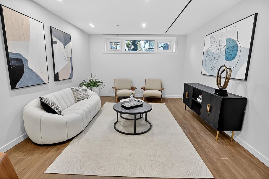 3546 W 35th Avenue Vancouver, BC - 22