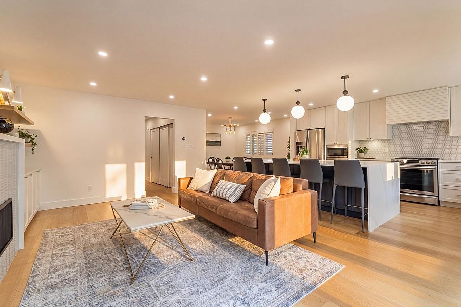 999 Canyon Boulevard North Vancouver, BC - 3