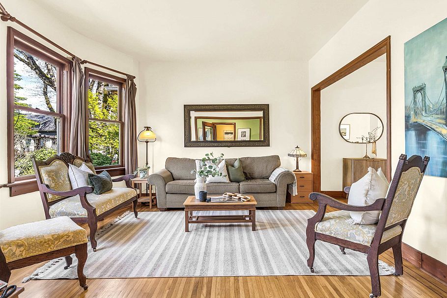 1756 E 7th Avenue Vancouver, BC - 3