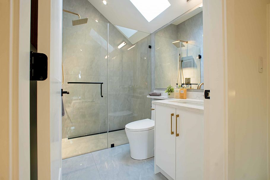 1 2785 W 21 Avenue Vancouver, BC - 18