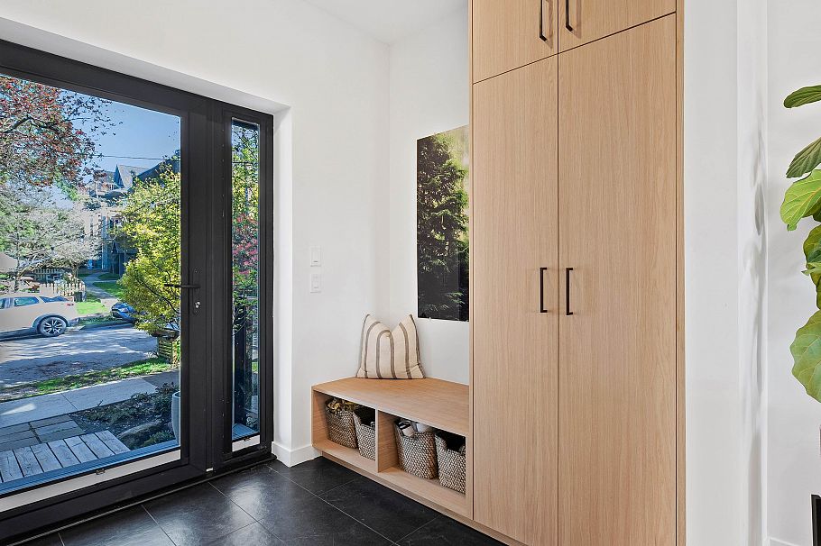 1331 Cotton Drive Vancouver, BC - 1