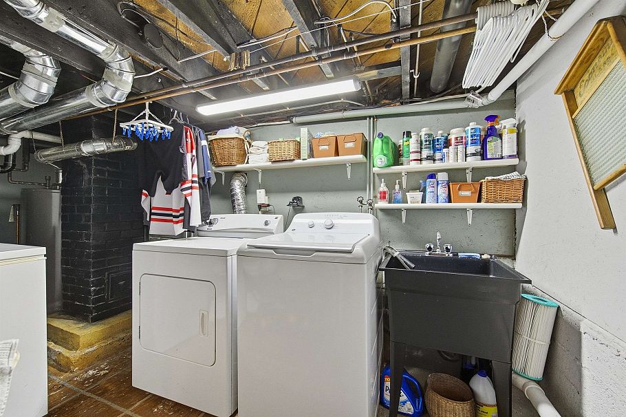 2029 Philip Avenue North Vancouver, BC - 29