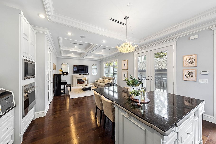 3587 W 38th Avenue Vancouver, BC - 21