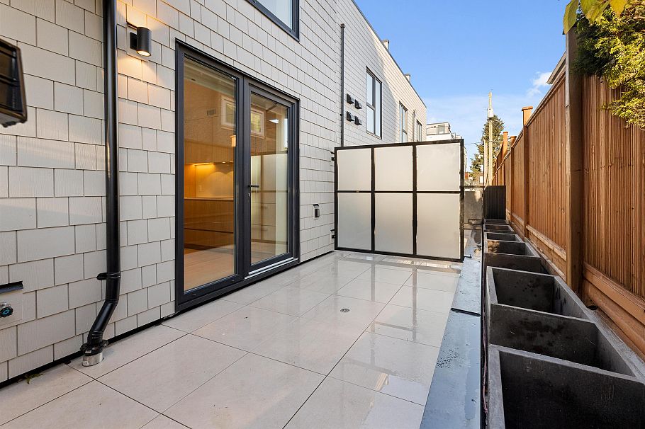 585 W 29th Avenue Vancouver, BC - 17