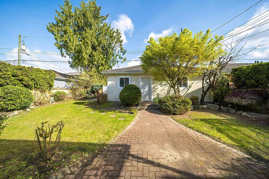 2039 W 62 Avenue Vancouver, BC - 30