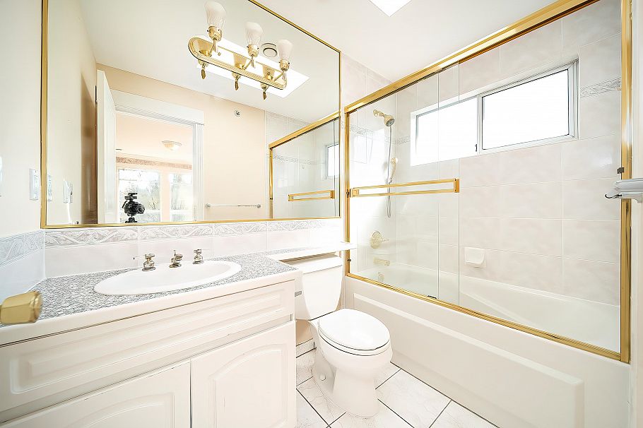 2039 W 62 Avenue Vancouver, BC - 17