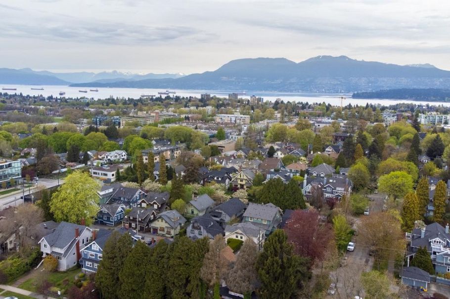 2012 W 15th Avenue Vancouver, BC - 10