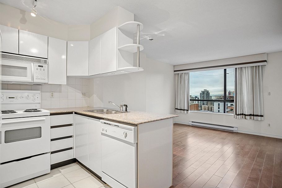 2409 1189 Howe Street Vancouver, BC - 1